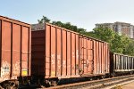 571138